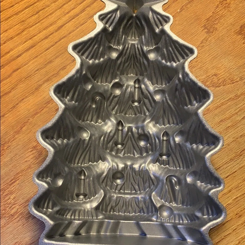 Nordic Ware Christmas tree cake form non-stick